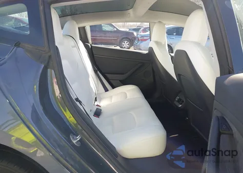 2022 Tesla Model 3 Performance Dual Motor All-Wheel Drive z USA, uszkodzony, nr VIN 5YJ3E1EC1NF261525